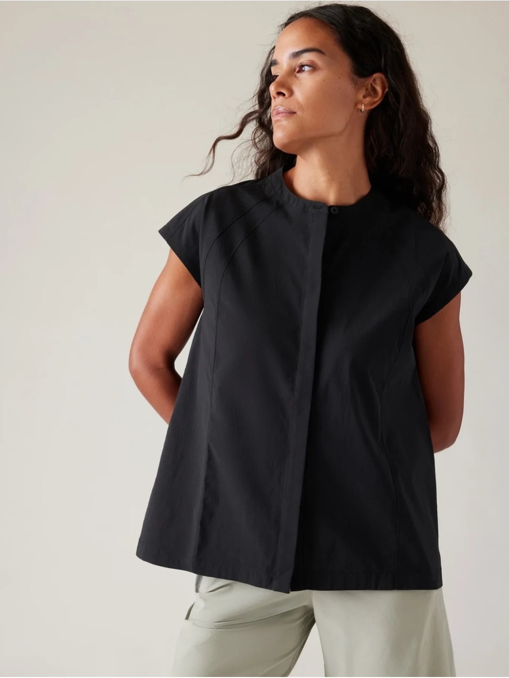 🥇ATHLETA Performance Poplin Popover Top Medium Black NWOT🌸